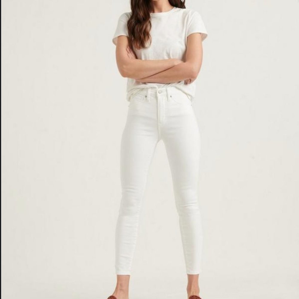 Lucky Brand - White Jeans - Size 30 - Ankle - Great Condition